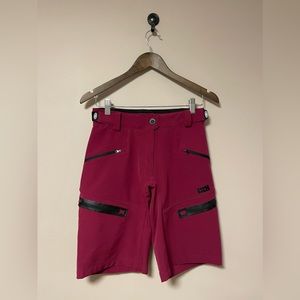 𝐈𝐗𝐒 𝐁𝐈𝐊𝐄 𝐒𝐇𝐎𝐑𝐓𝐒- Woman’s Small